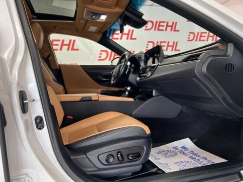 Used 2024 Lexus ES 300h w/ Accessory Package (Z1) FWD image 13