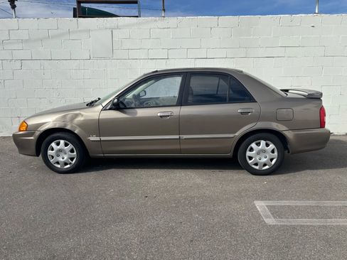 Used 2000 MAZDA Protege DX image 12