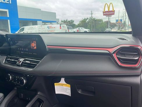 New 2025 Chevrolet TrailBlazer RS w/ Convenience Package image 34