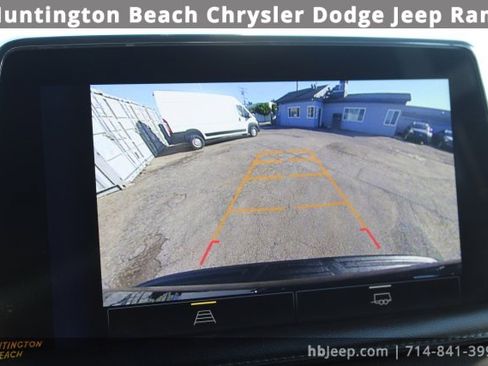 Used 2023 Chevrolet Suburban LT image 30