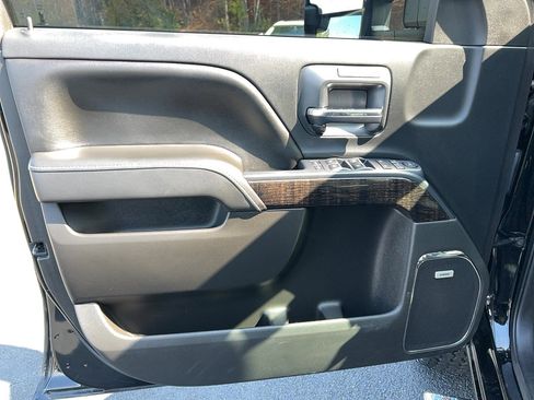 Used 2015 GMC Sierra 2500 Denali w/ Duramax Plus Package image 13