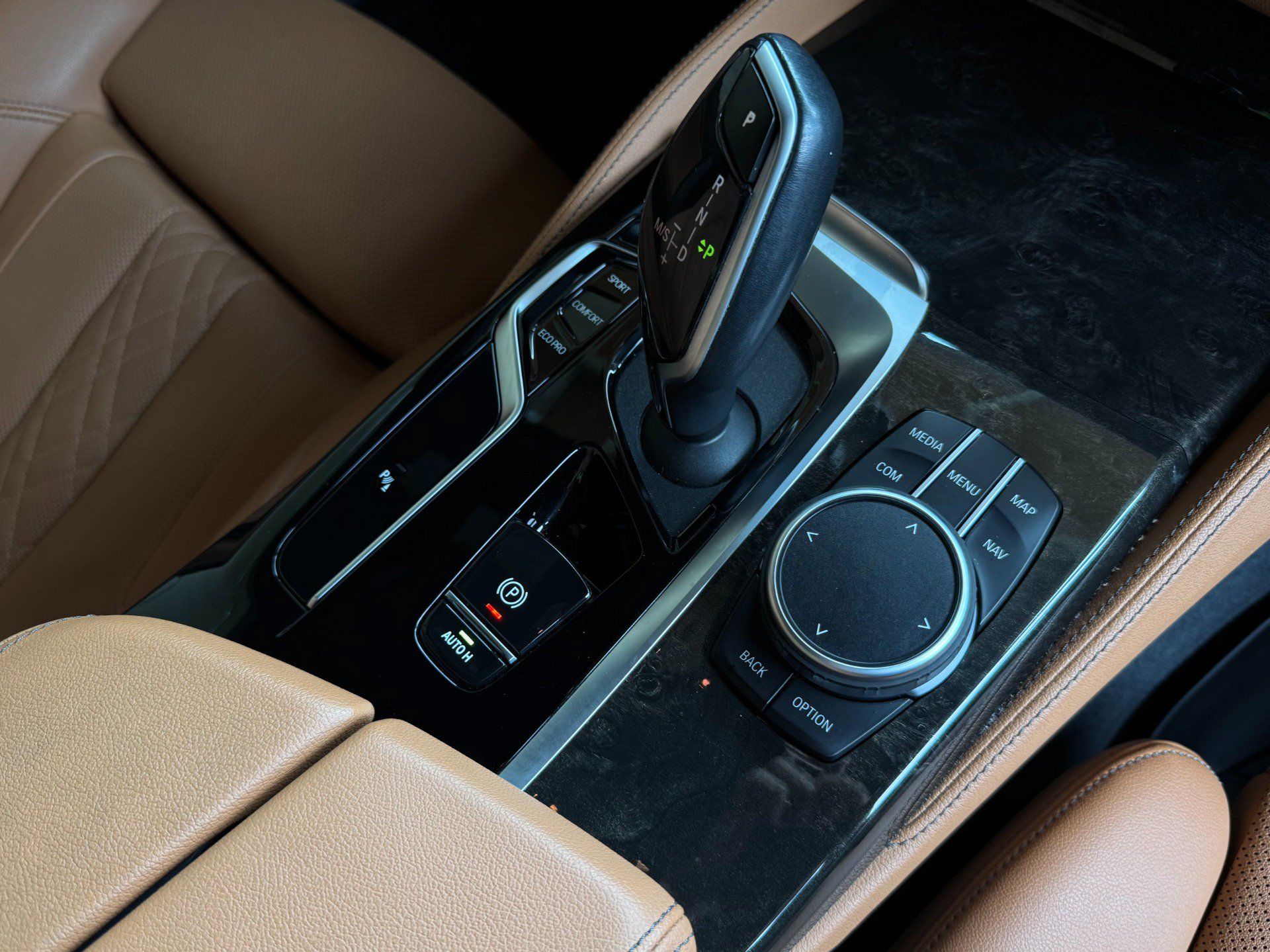 Used 2022 BMW 530i xDrive w/ M Sport Package AWD/4WD image 38
