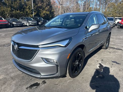 Used 2023 Buick Enclave Essence w/ Experience Buick Package image 7