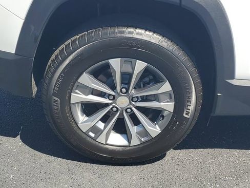 Certified 2025 Chevrolet Equinox LT AWD/4WD image 7