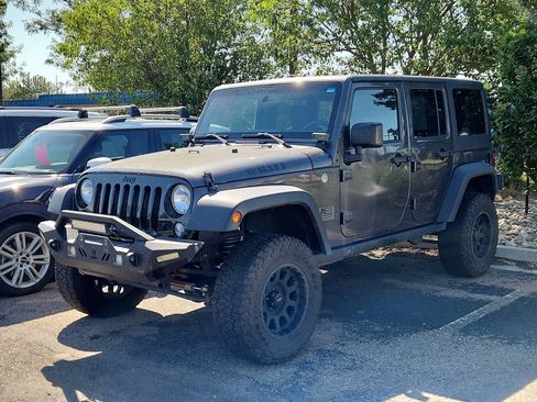 Used 2018 Jeep Wrangler Unlimited Sport AWD/4WD image 3