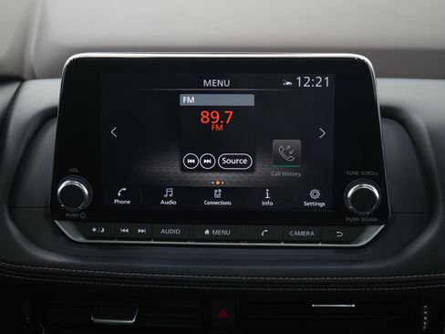 Used 2022 Nissan Rogue SV w/ SV Premium Package image 14