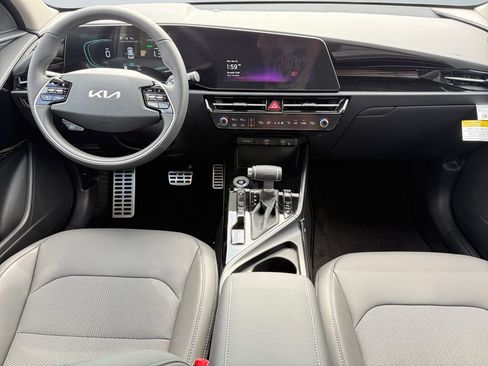 New 2025 Kia Niro EX Touring image 10