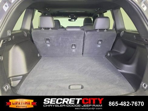 Used 2024 Jeep Grand Cherokee Altitude AWD/4WD image 30
