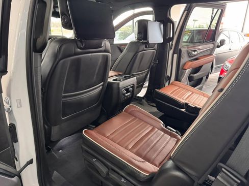 Used 2023 GMC Yukon Denali Ultimate image 22
