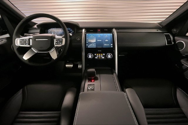 New 2026 Land Rover Discovery Limited Edition AWD/4WD image 6