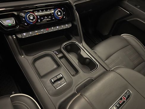 Used 2024 GMC Sierra 2500 AT4X image 26