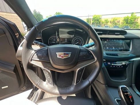 Used 2018 Cadillac XT5 Platinum w/ Driver Assist Package AWD/4WD image 32