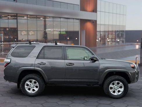 Used 2014 Toyota 4Runner SR5 AWD/4WD image 12