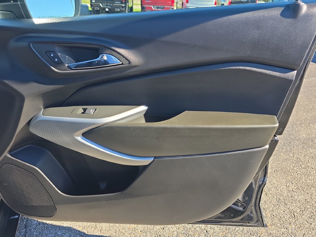 Used 2026 Chevrolet Trax RS FWD image 16