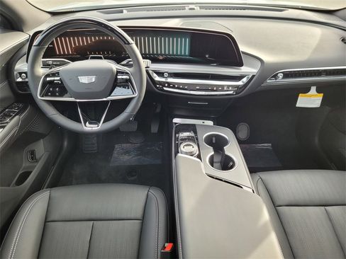 New 2026 Cadillac Lyriq Luxury image 10