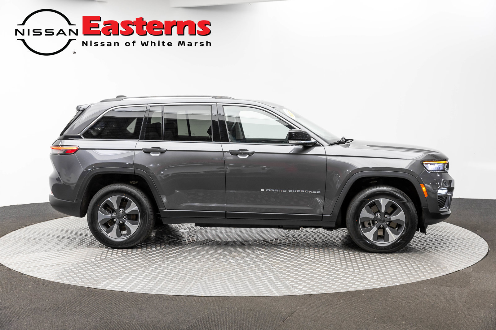 Used 2022 Jeep Grand Cherokee Limited 4xe AWD/4WD image 4