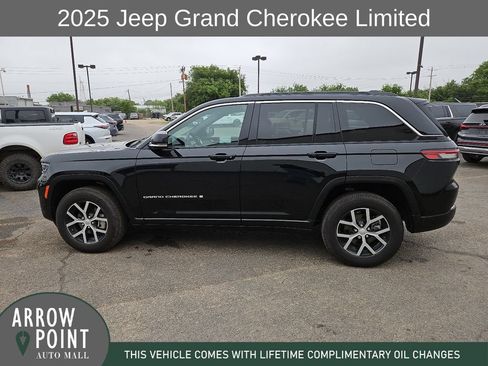 Used 2025 Jeep Grand Cherokee Limited AWD/4WD image 7