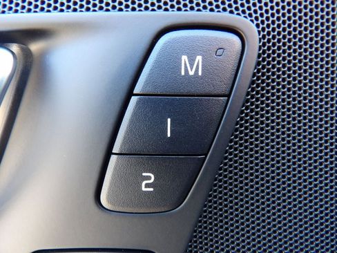 New 2026 Volvo XC60 B5 Plus w/ Protection Package Premier image 11