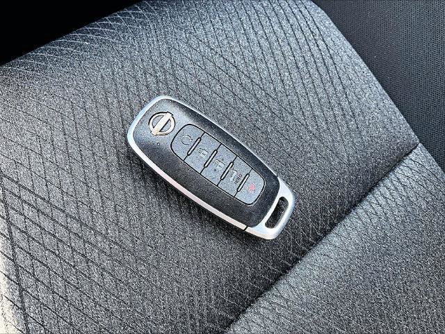 Certified 2024 Nissan Rogue SV AWD/4WD image 29