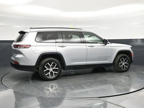 Used 2024 Jeep Grand Cherokee L Limited w/ Luxury Tech Group II image 12