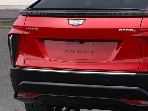 New 2025 Cadillac Lyriq Luxury image 14