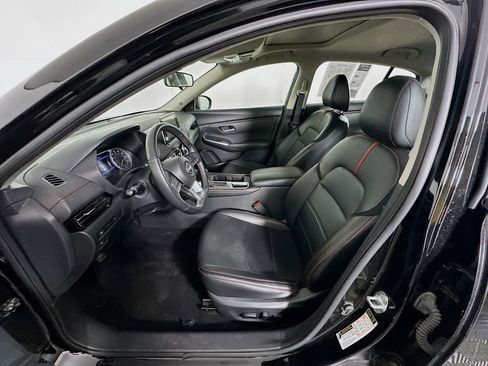 Used 2024 Nissan Sentra SR w/ SR Premium Package image 13