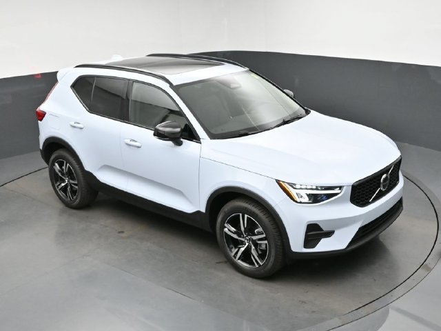 New 2026 Volvo XC40 B4 Core w/ Protection Package Premier FWD image 39