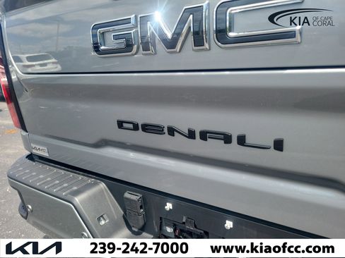 Used 2025 GMC Sierra 2500 Denali Ultimate AWD/4WD image 11