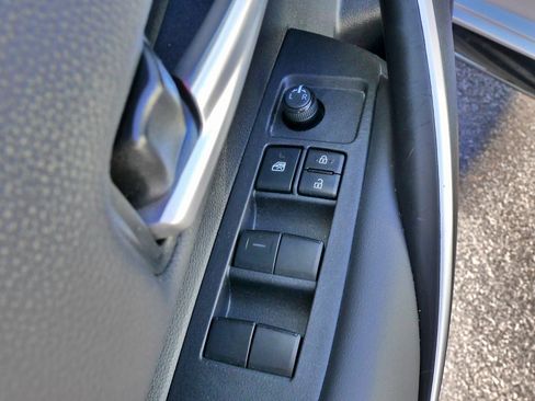 Used 2024 Toyota Corolla SE image 19