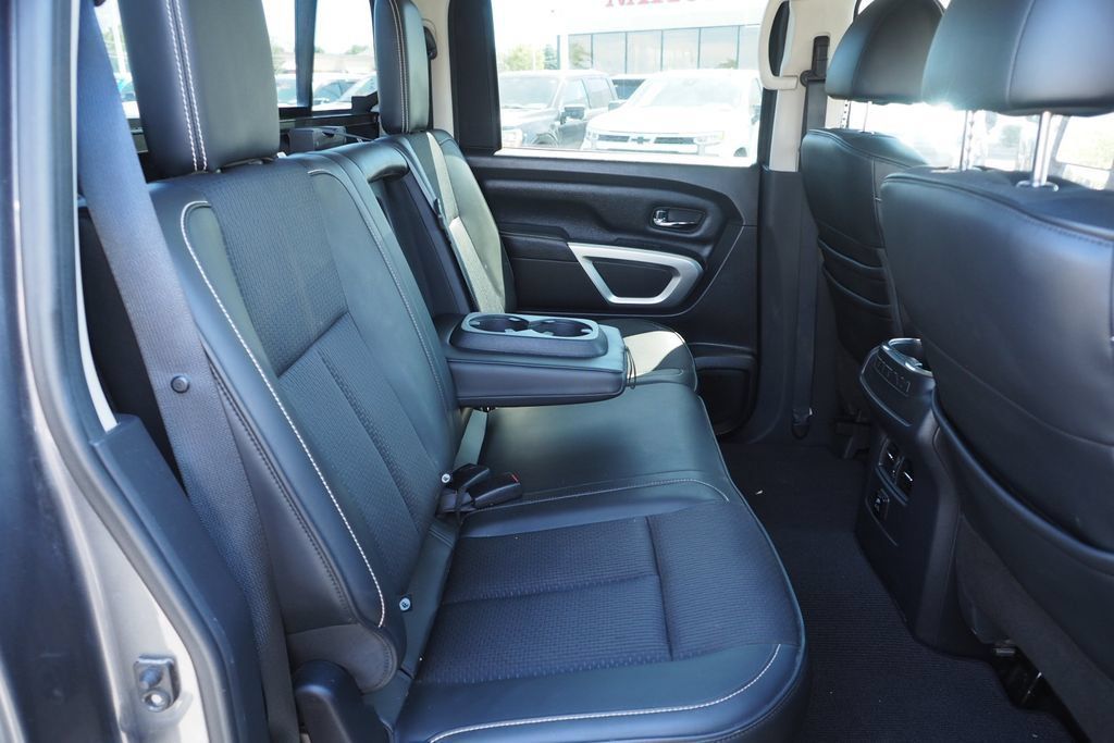 Used 2017 Nissan Titan PRO-4X AWD/4WD image 18