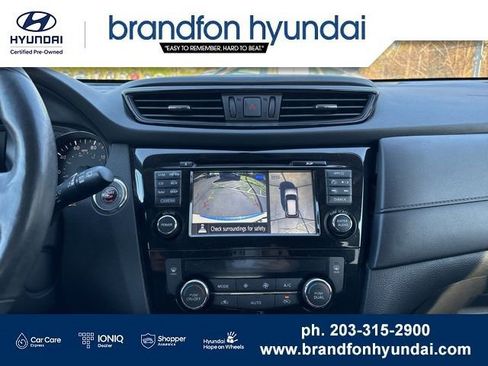 Used 2017 Nissan Rogue SV w/ Sun & Sound Touring Package AWD/4WD image 20