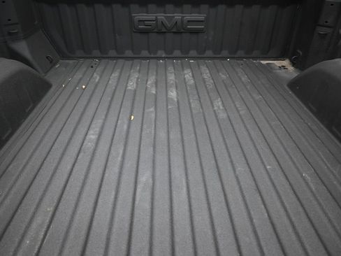 Used 2024 GMC Sierra 1500 SLT RWD image 2