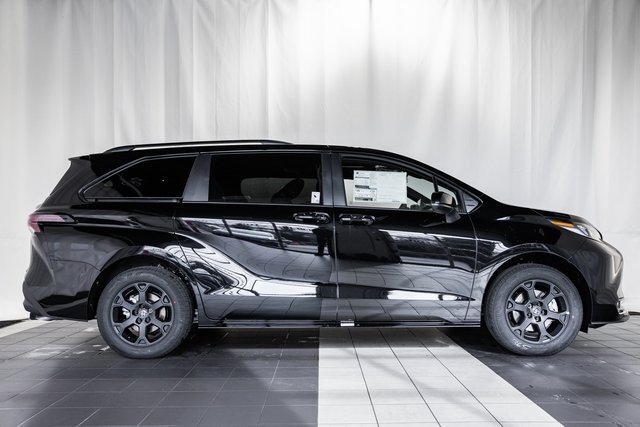 New 2026 Toyota Sienna XLE Woodland Edition AWD/4WD image 3