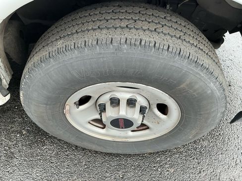 Used 2023 GMC Savana 2500 Extended w/ Driver Convenience Package image 9