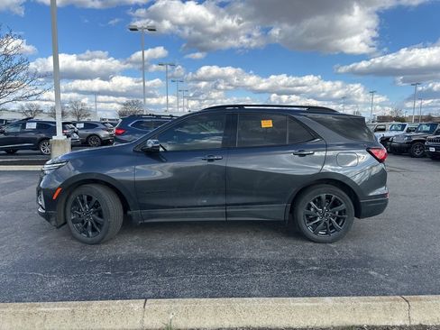 Used 2022 Chevrolet Equinox RS w/ Infotainment Package image 7
