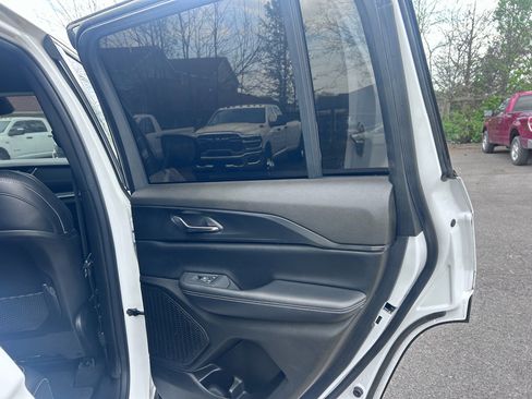 Used 2024 Jeep Grand Cherokee Altitude image 16