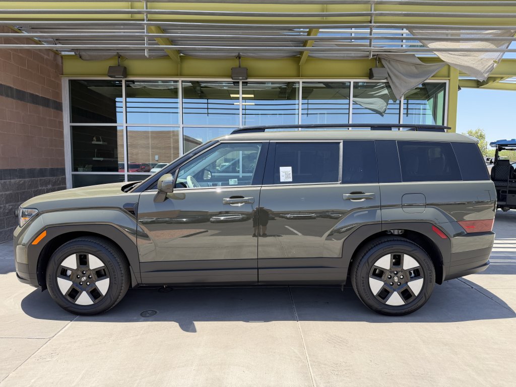 Used 2025 Hyundai Santa Fe SEL FWD image 7