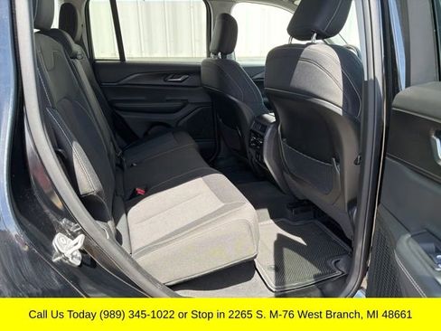 Used 2023 Jeep Grand Cherokee Laredo w/ Luxury Tech Group I AWD/4WD image 39