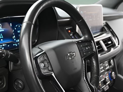 Used 2022 Chevrolet Tahoe Z71 w/ Luxury Package AWD/4WD image 33