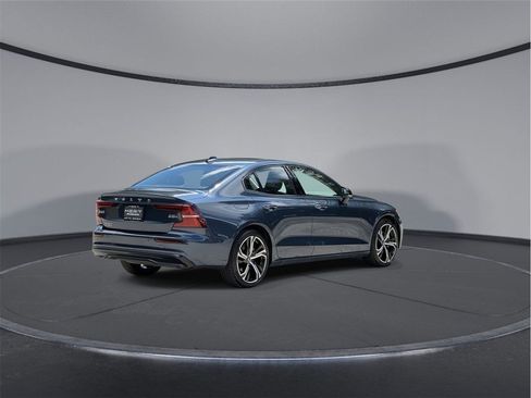 Used 2024 Volvo S60 B5 Core image 14