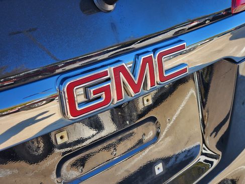 Used 2019 GMC Acadia SLT image 12