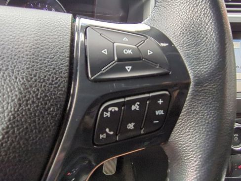 Used 2018 Ford Explorer XLT w/ Equipment Group 202A image 17