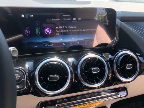 New 2025 Mercedes-Benz GLA 250 4MATIC image 22