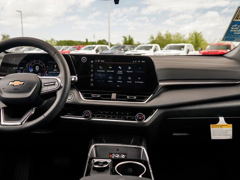 New 2026 Chevrolet Equinox LT w/ Convenience Package II image 16