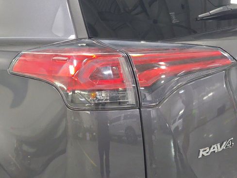 Used 2017 Toyota RAV4 Limited image 33