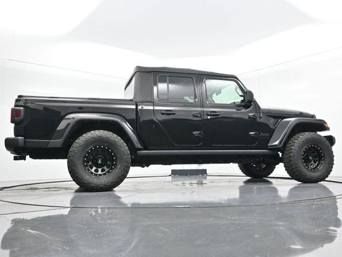 Used 2021 Jeep Gladiator Willys image 45