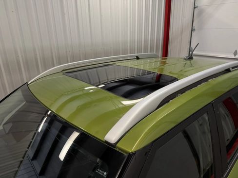 Used 2023 Hyundai Venue SEL FWD image 12