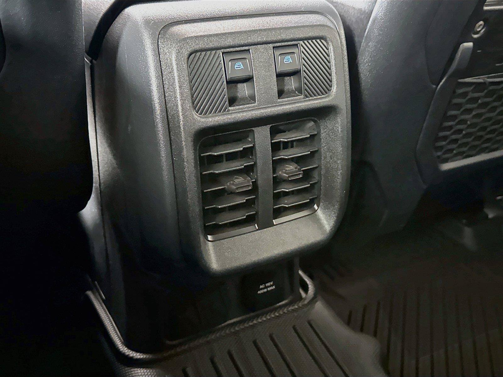Used 2025 Ford Bronco Badlands AWD/4WD image 31