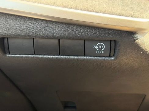 Used 2025 Nissan Kicks SV FWD image 27