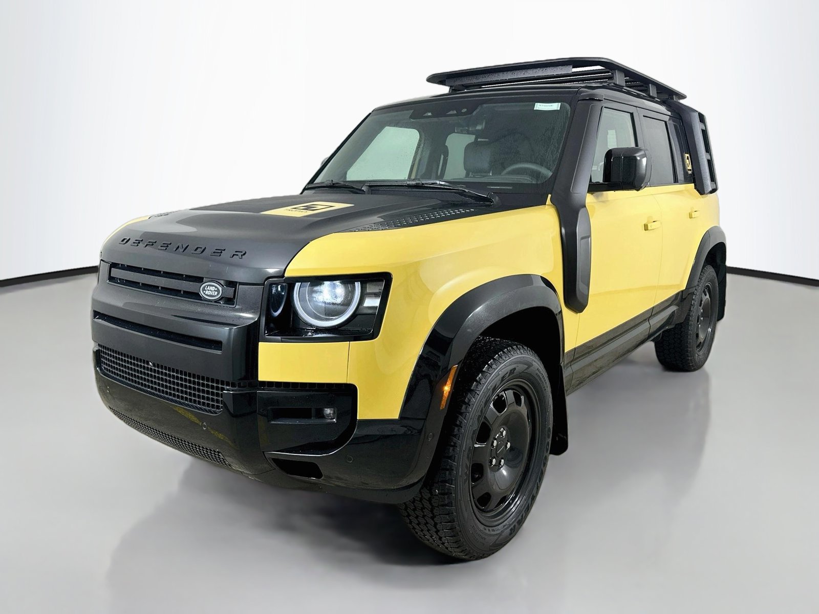 New 2026 Land Rover Defender 110 Trophy Edition AWD/4WD image 1